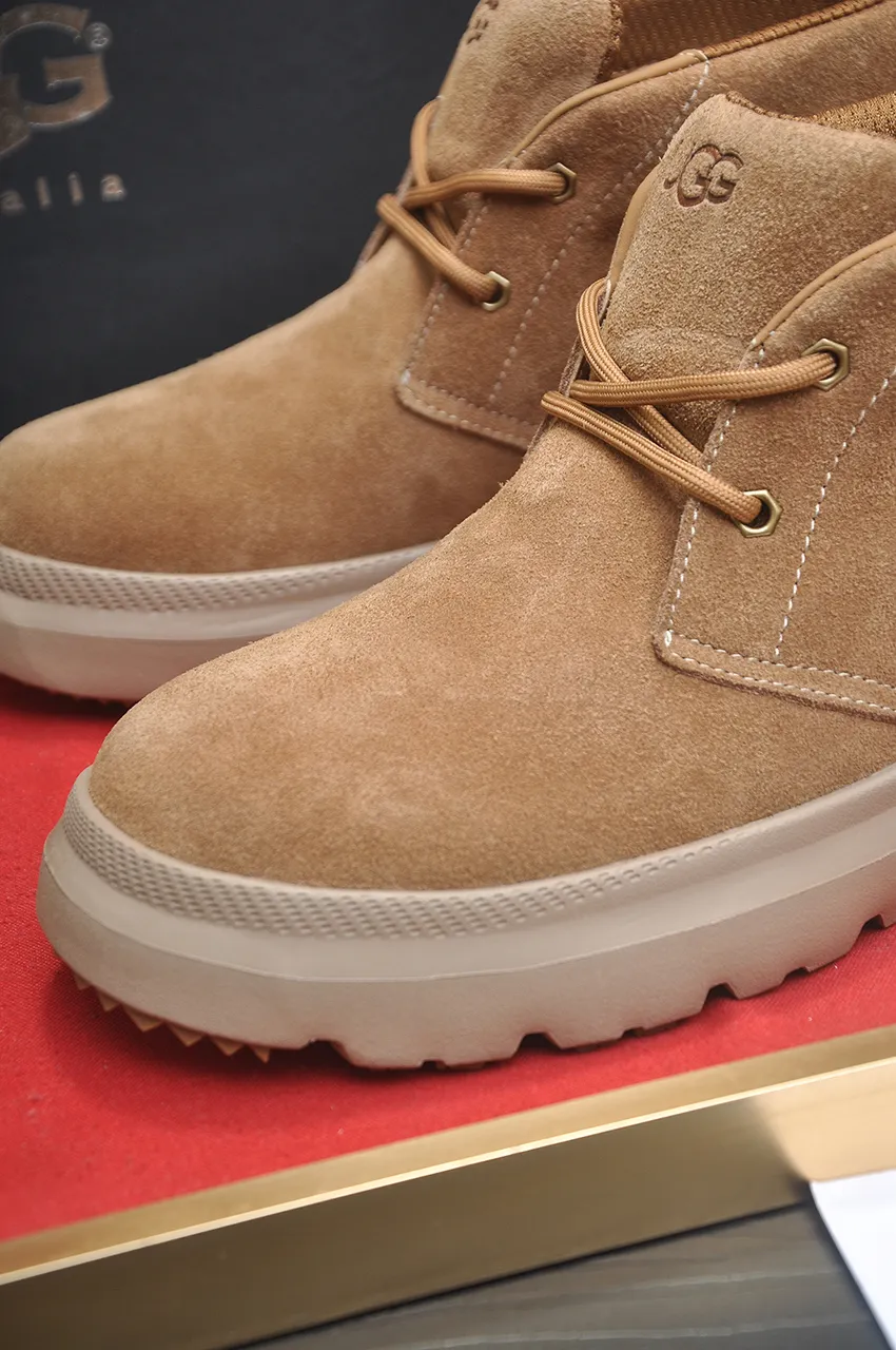 Men's shoes 💰580💶【UGG】(full genuine wool lining) Please pay attention to the original quality and compare the thickness of the wool 🏮🏮Hot style Martin boots from Australia's warm luxury brand men's shoes, official website synchronization, Beckham men's style..., made of imported top-layer waxed cowhide, waxed toe, Australian real wool velvet lining Carefully sewn...Imported rubber Martin boots outsole (comfortable, soft and wear-resistant). I really like the quality...Exquisite workmanship, you can't put it down once you see it. Code number 39-44